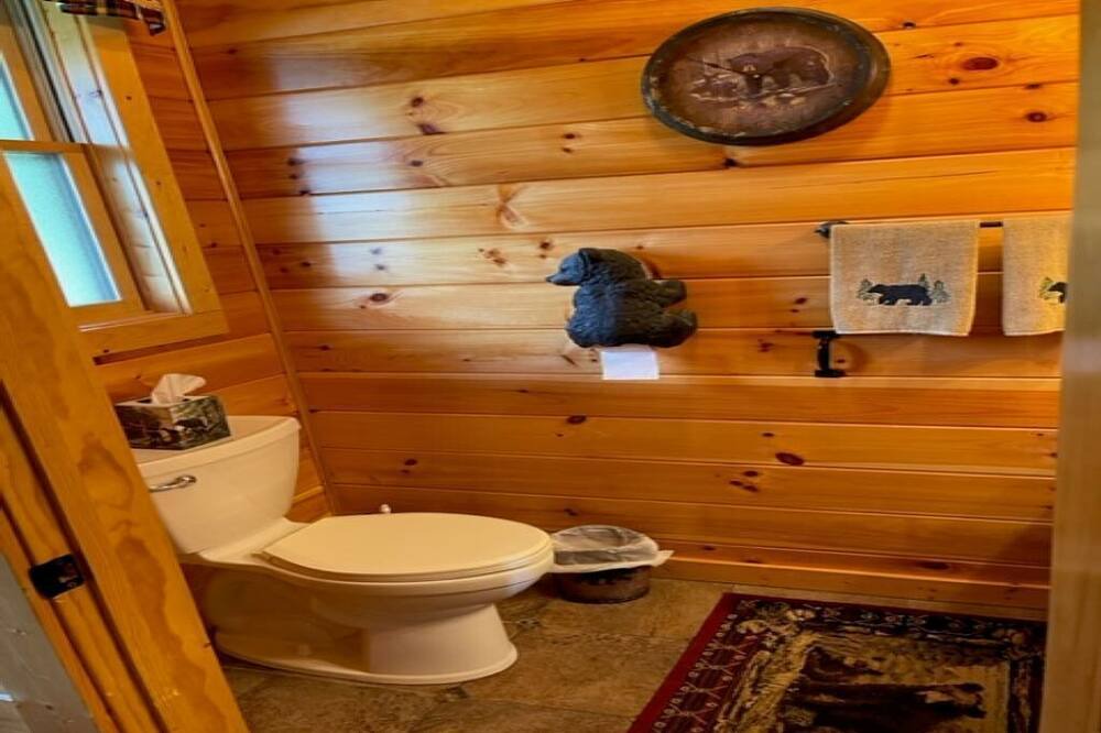 Photo of Bathroom in Goldbond