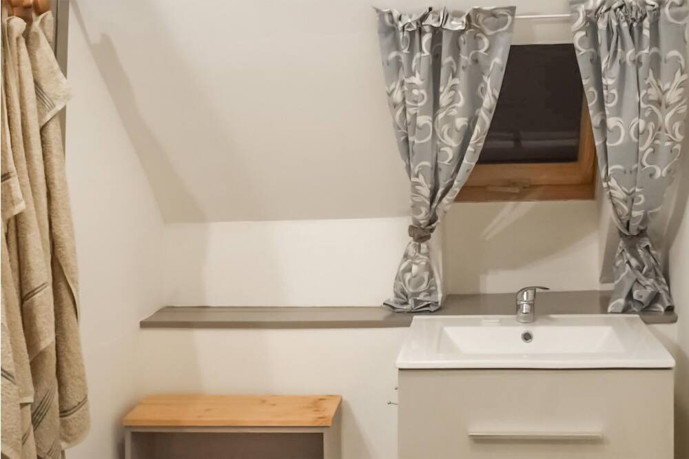 Photo of Bathroom in Merleac