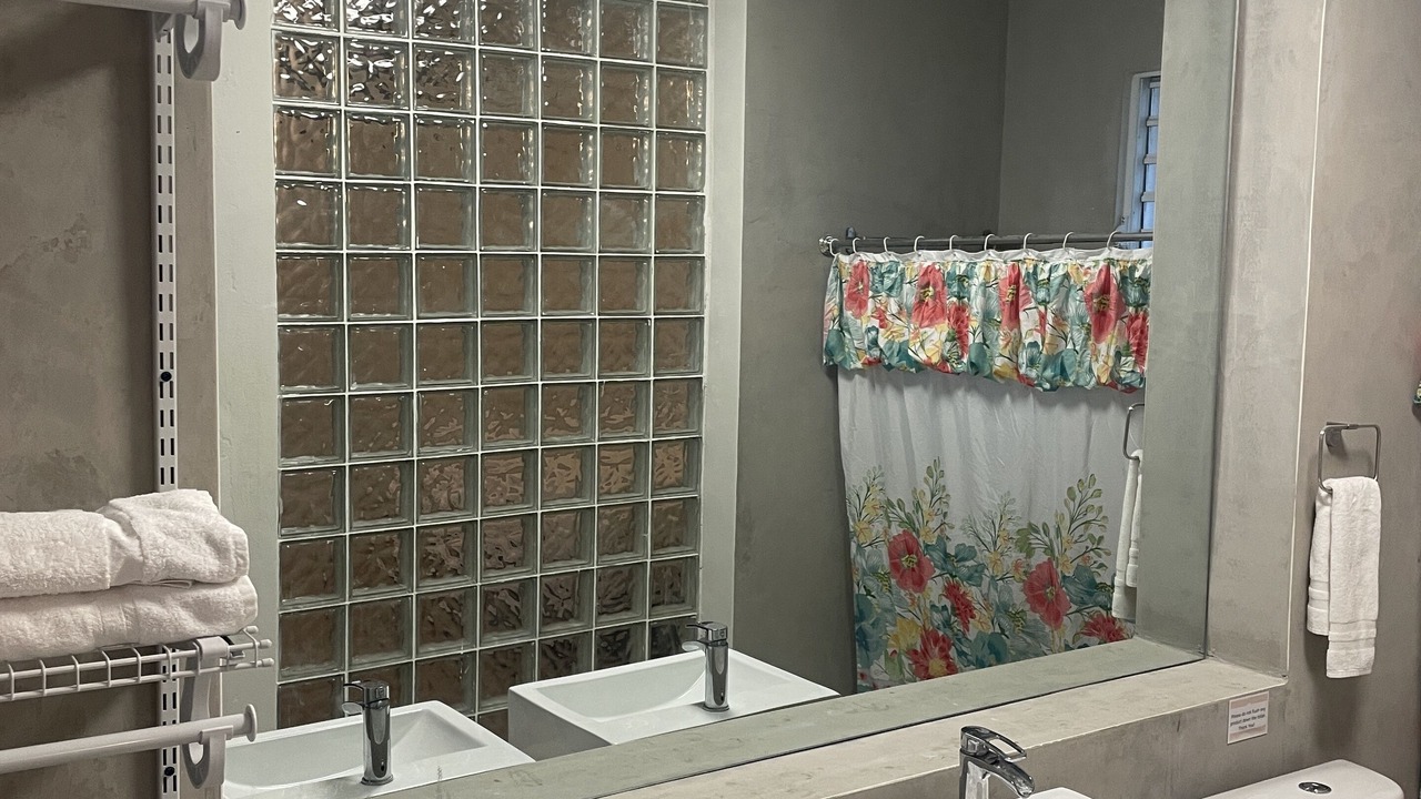 Photo of Bathroom in Parque