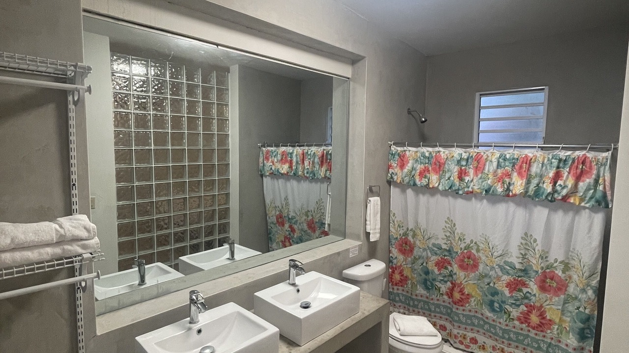 Photo of Bathroom in Parque