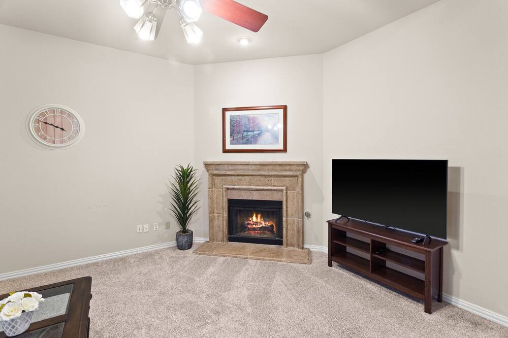 Photo of Livingroom in Allen