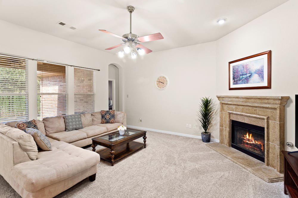 Photo of Livingroom in Allen