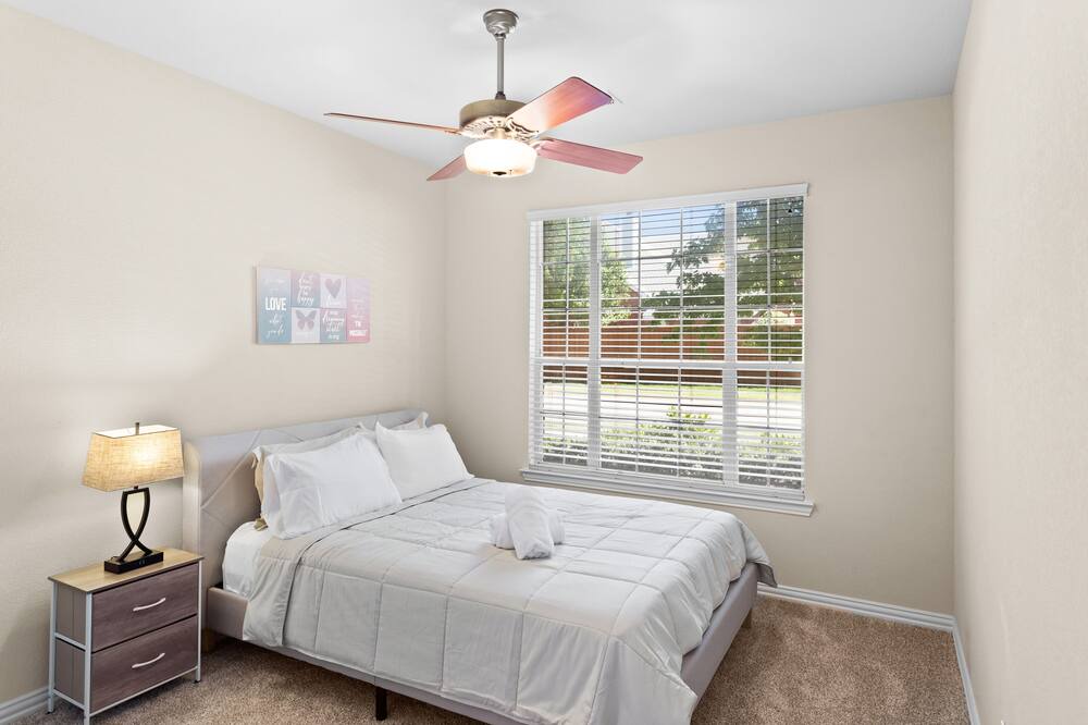 Photo of Bedroom in Allen