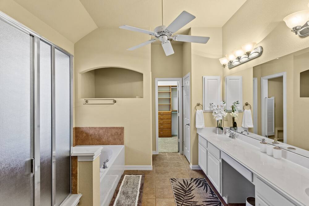 Photo of Bedroom in Allen