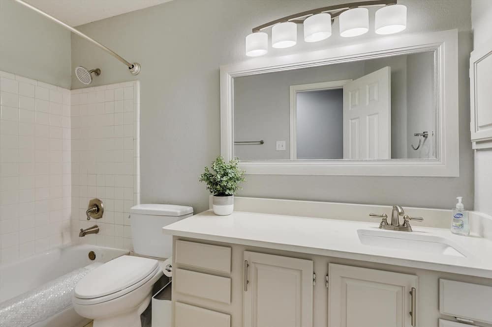 Photo of Bathroom in Grapevine
