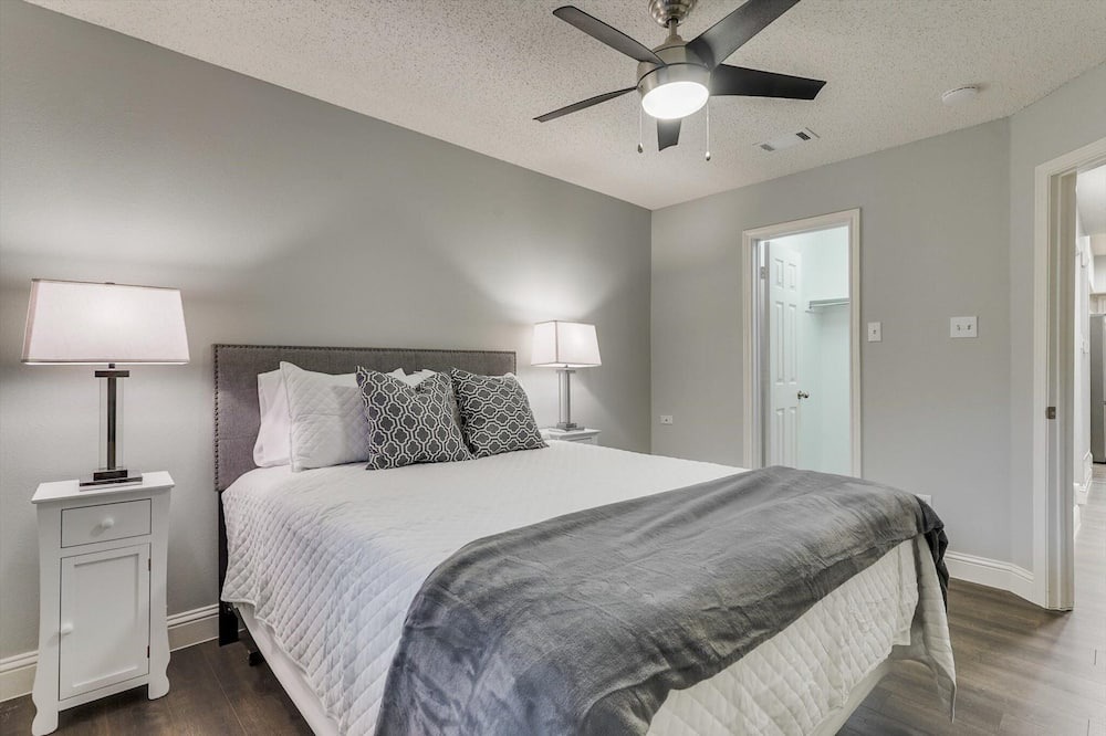 Photo of Bedroom in Grapevine