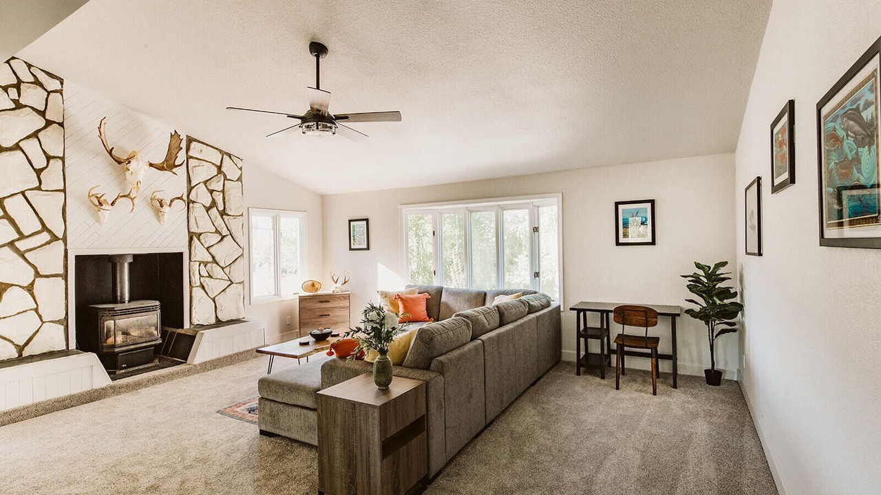 Photo of Livingroom in Palmer