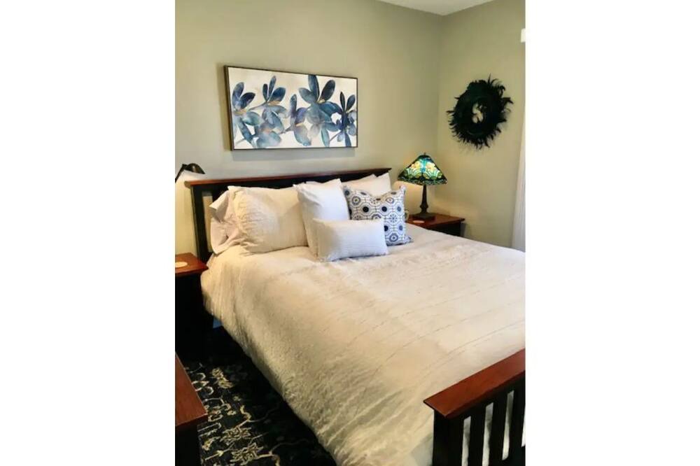 Photo of Bedroom in Johnson Lane