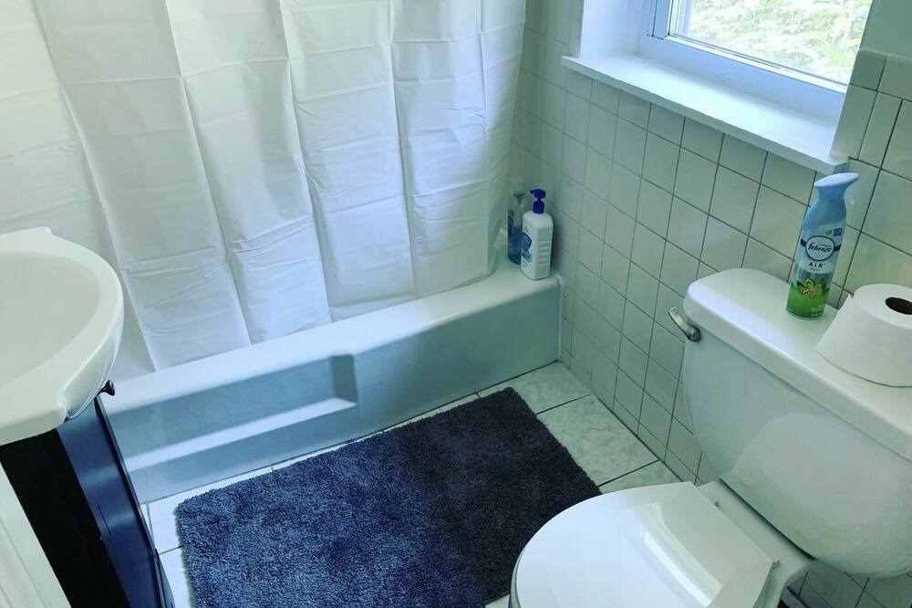 Photo of Bathroom in Shawanese