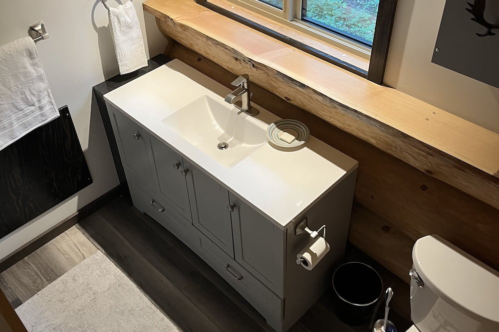 Photo of Bathroom in Golden