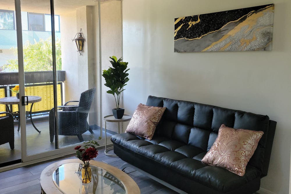 Photo of Livingroom in Norma Triangle