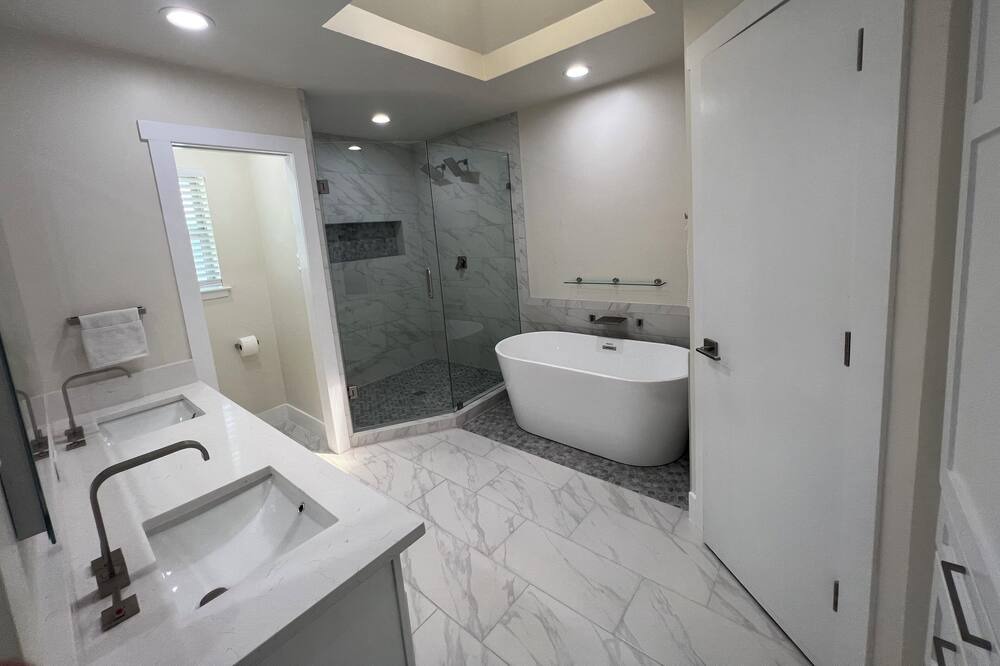 Photo of Bathroom in Grapevine
