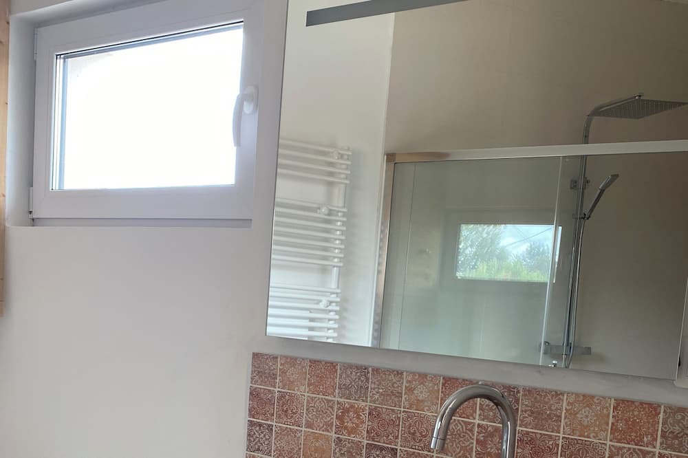 Photo of Bathroom in Ruelle-sur-Touvre
