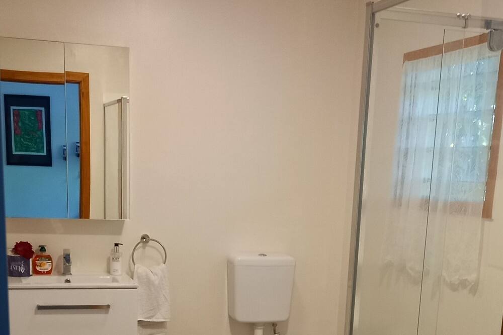 Photo of Bathroom in Arorangi