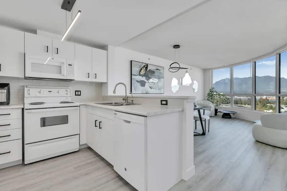 Photo of Kitchen in Coal Harbour