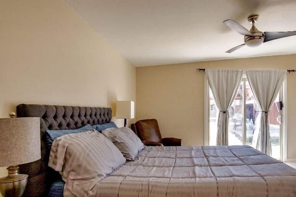 Photo of Bedroom in Peter Howell