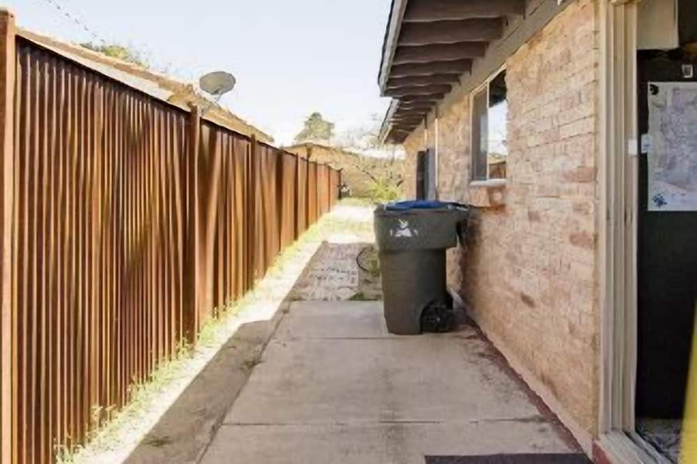 Photo of Outdoor in Peter Howell