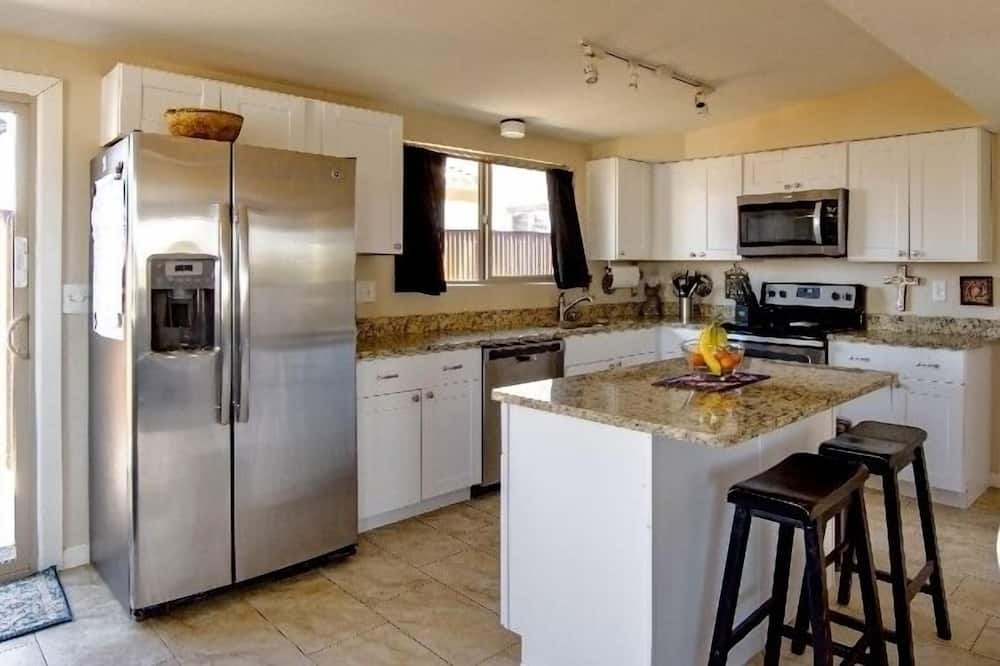Photo of Kitchen in Peter Howell