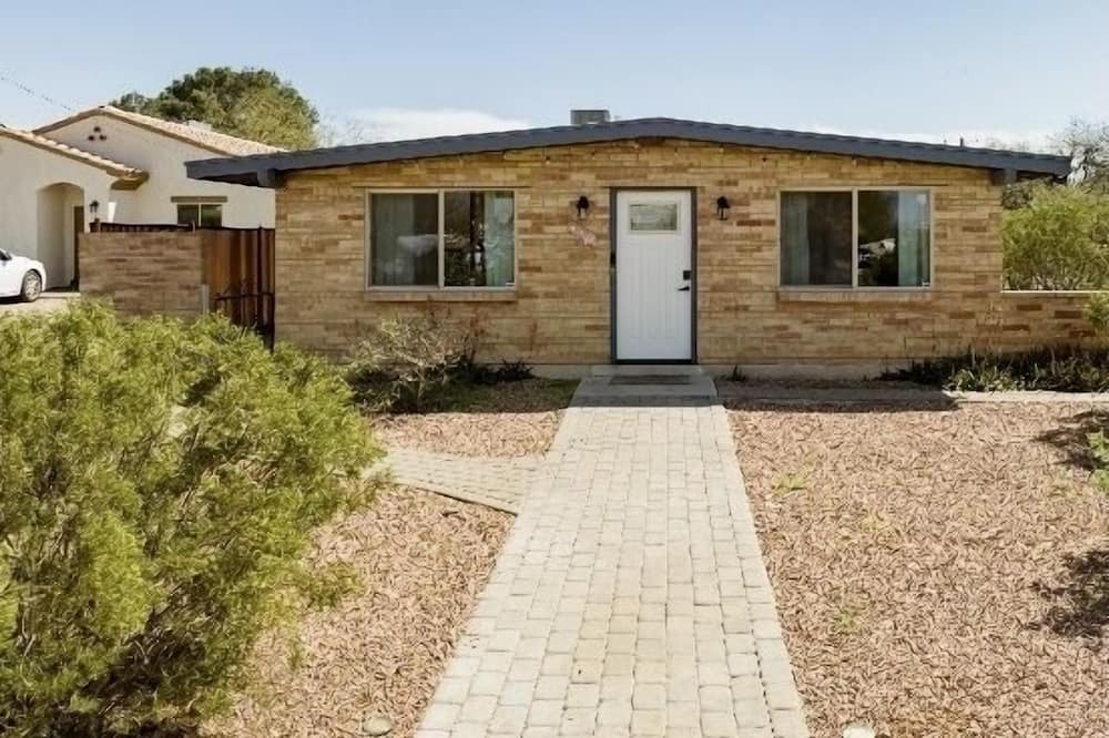 Photo of Outdoor in Peter Howell
