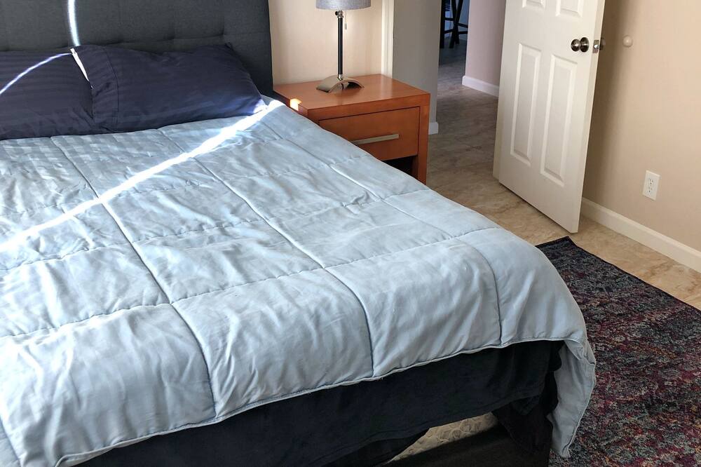 Photo of Bedroom in Peter Howell