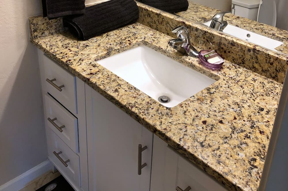 Photo of Bathroom in Peter Howell