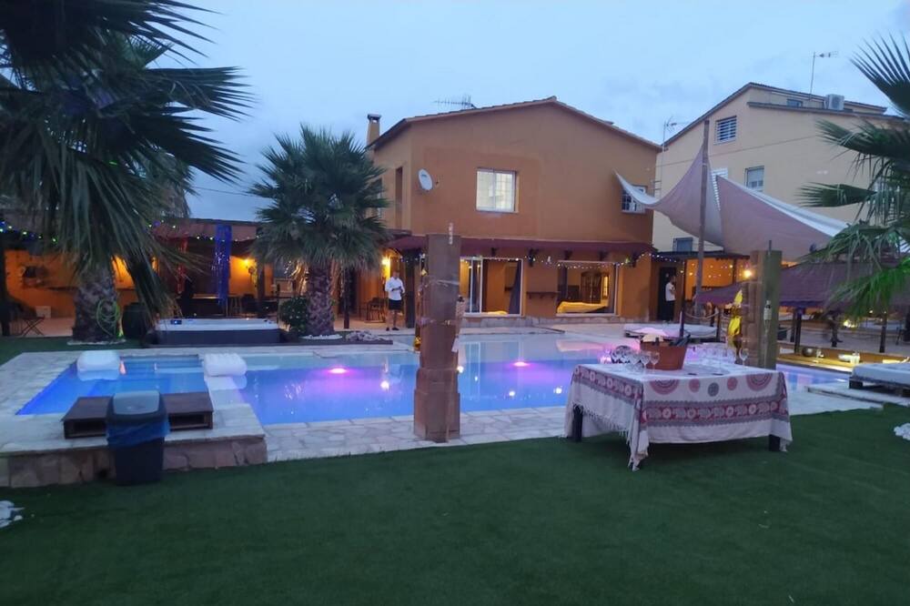 Photo of Outdoor in Rubi