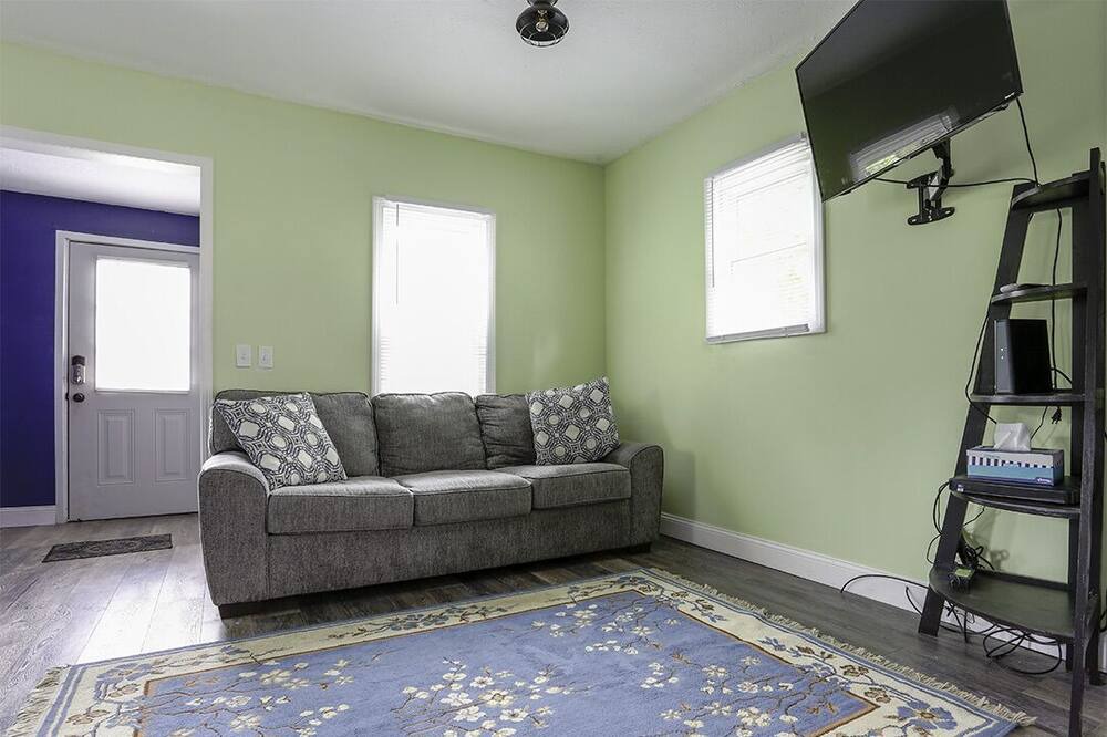 Photo of Livingroom in Victor