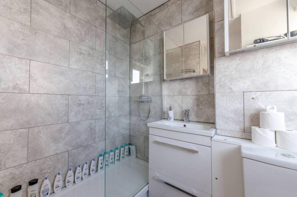 Photo of Bathroom in Homerton