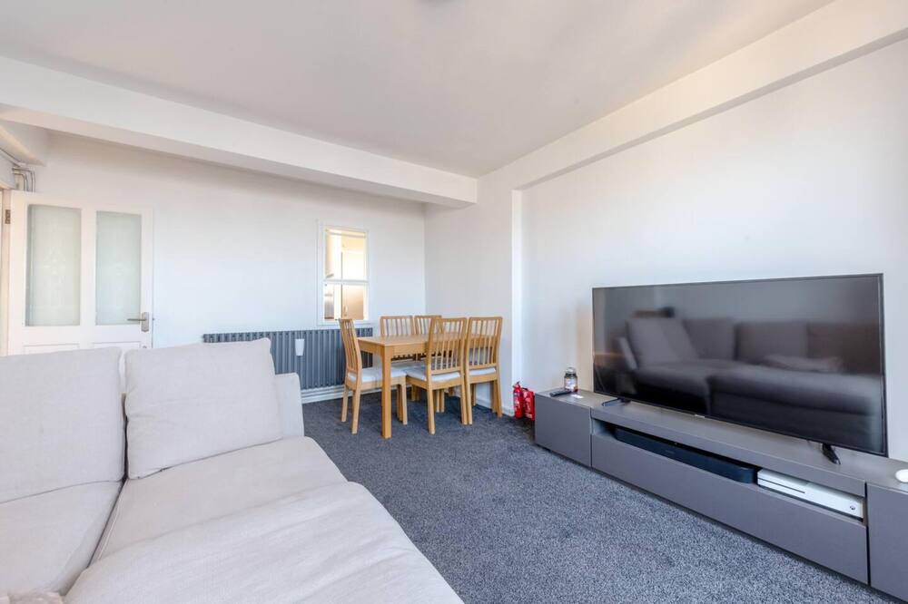 Photo of Livingroom in Homerton