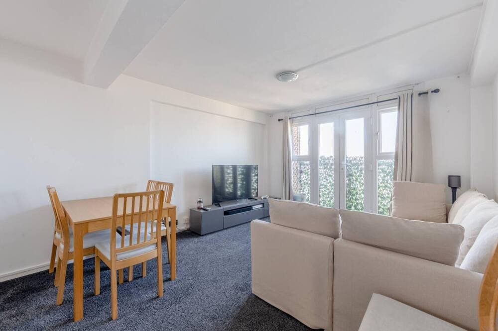 Photo of Livingroom in Homerton