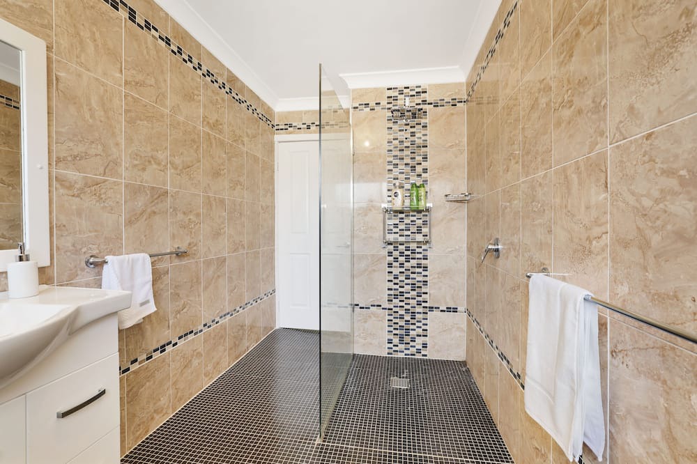 Photo of Bathroom in Wallabadah