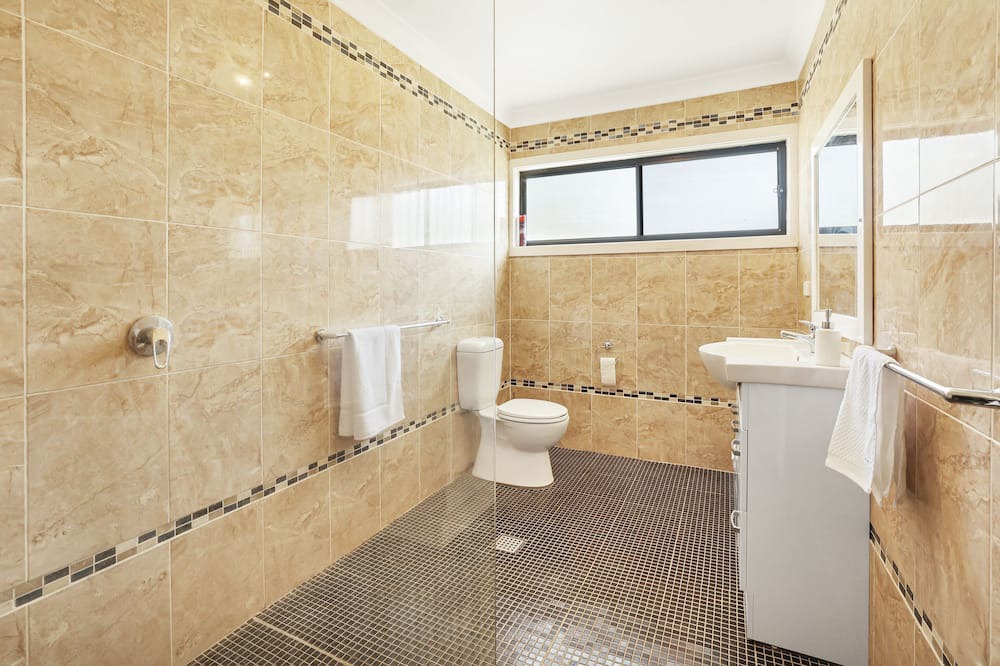 Photo of Bathroom in Wallabadah