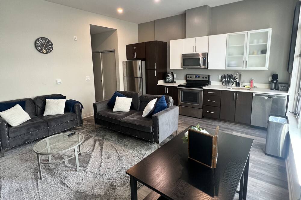 Photo of Livingroom in Downtown