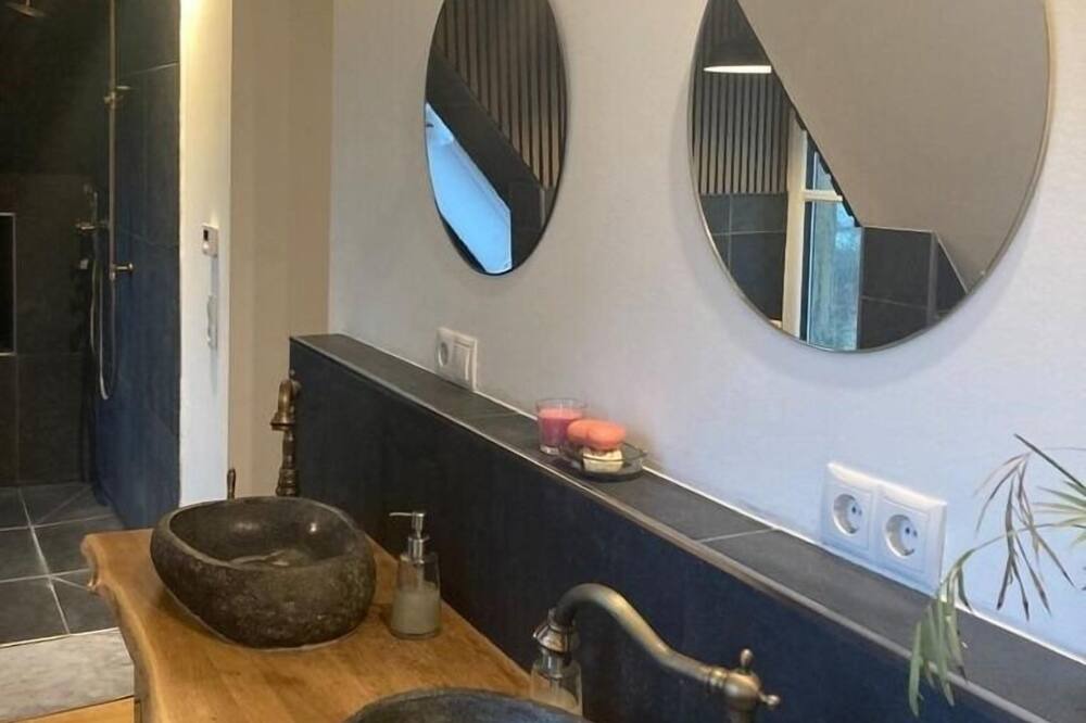 Photo of Bathroom in Verbandsgemeinde Pellenz