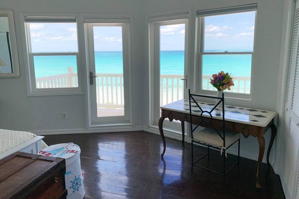 Photo of Kitchen in Great Harbour Cay
