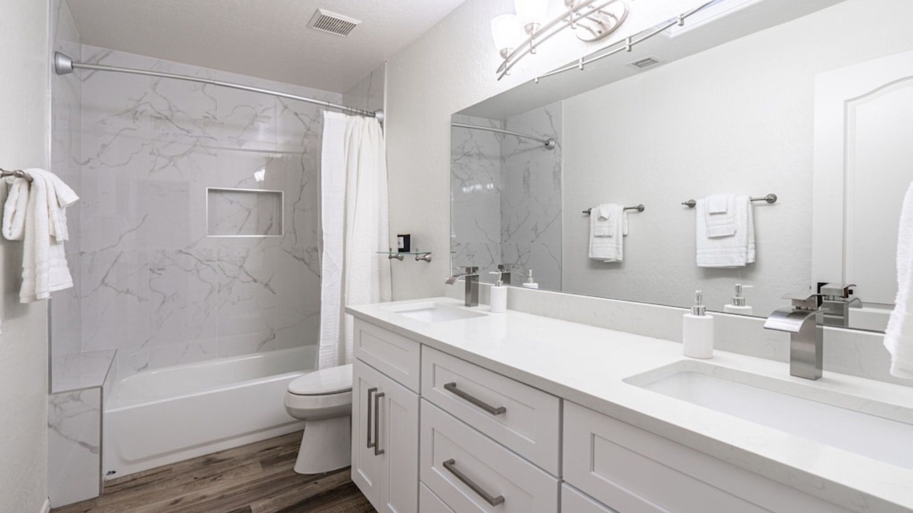 Photo of Bathroom in Continental Foothills