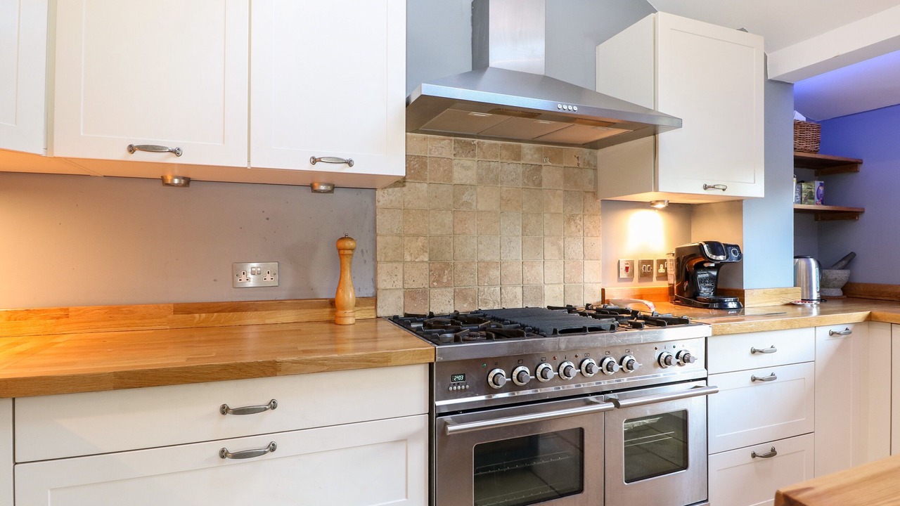 Photo of Kitchen in Godalming