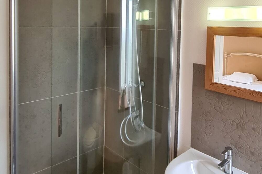 Photo of Bathroom in Ushant