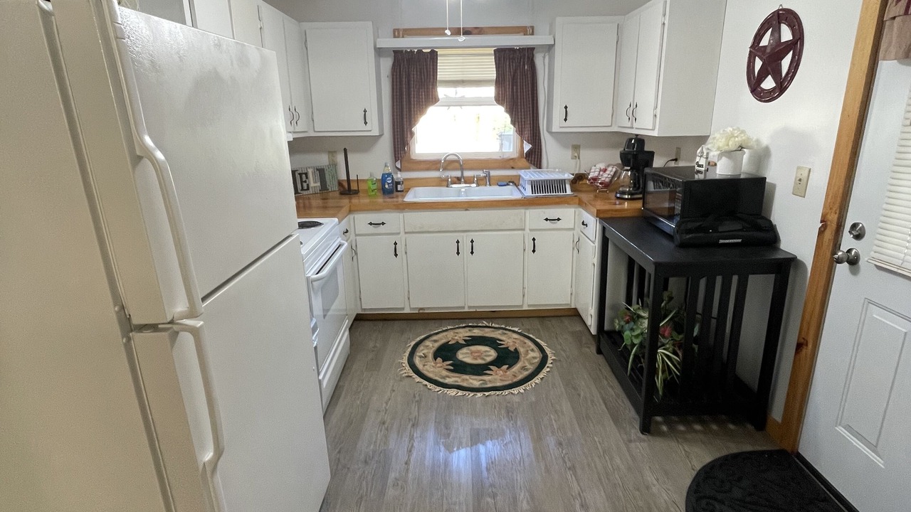 Photo of Kitchen in Pence Springs