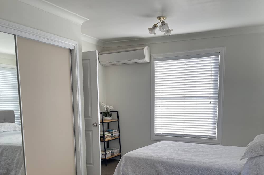 Photo of Bedroom in East Tamworth