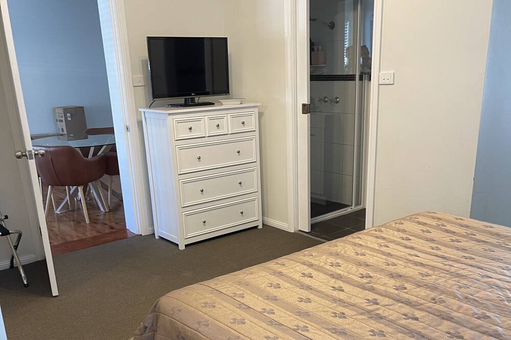 Photo of Bedroom in East Tamworth