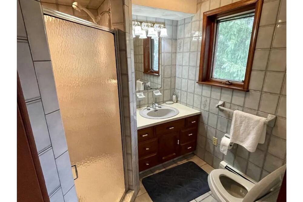 Photo of Bathroom in Taylor