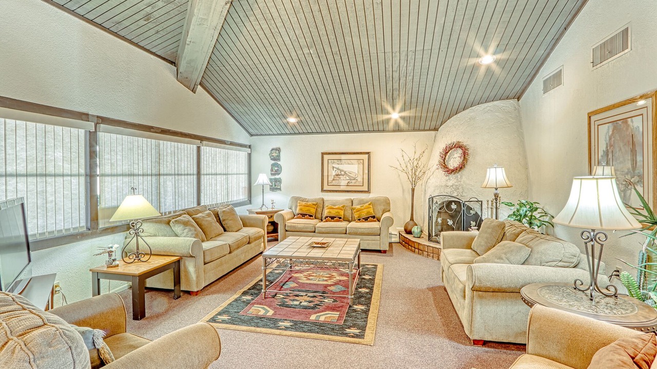 Photo of Livingroom in McCormick Ranch