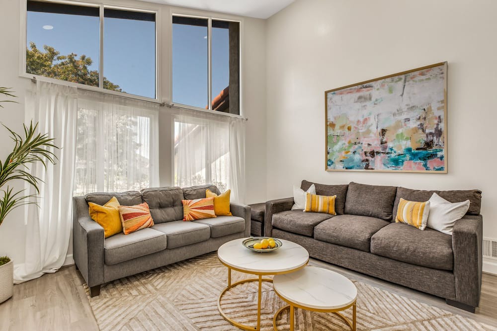 Photo of Livingroom in Torrance