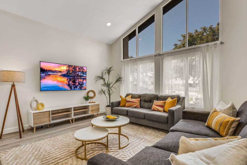 Photo of Livingroom in Torrance