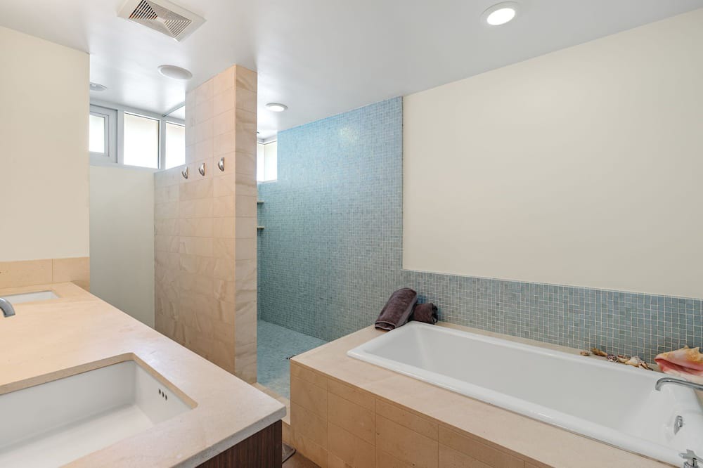 Photo of Bathroom in El Porto