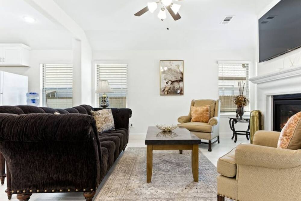 Photo of Livingroom in Wylie