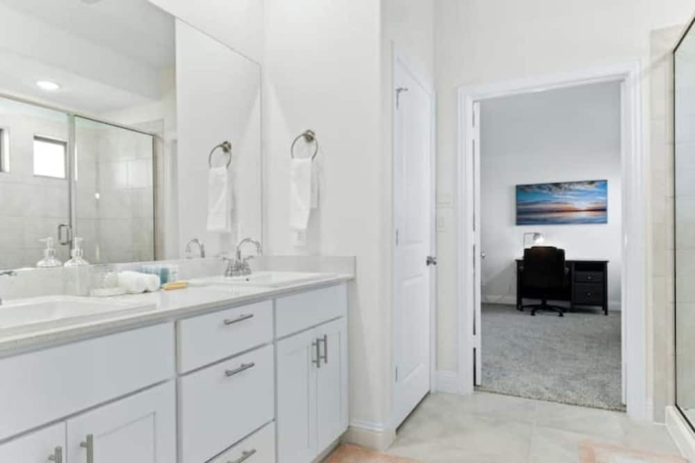 Photo of Bathroom in Wylie