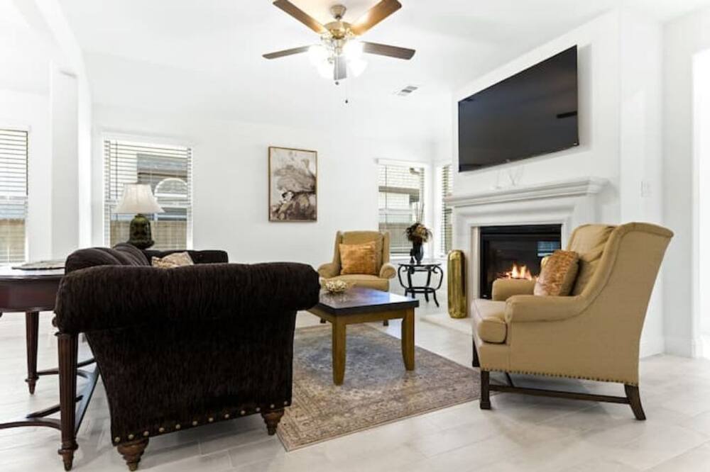 Photo of Livingroom in Wylie
