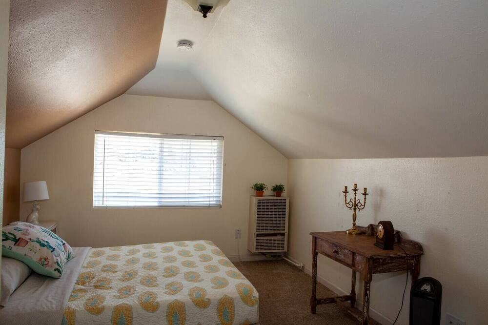 Photo of Bedroom in Salinas